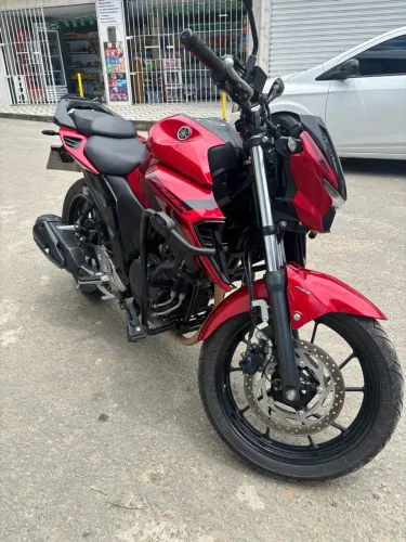 Moto fazer25