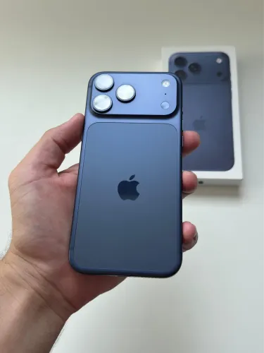 iPhone 17 Pro Max 512GB - (Apenas deslacrado, não foi ativado) 