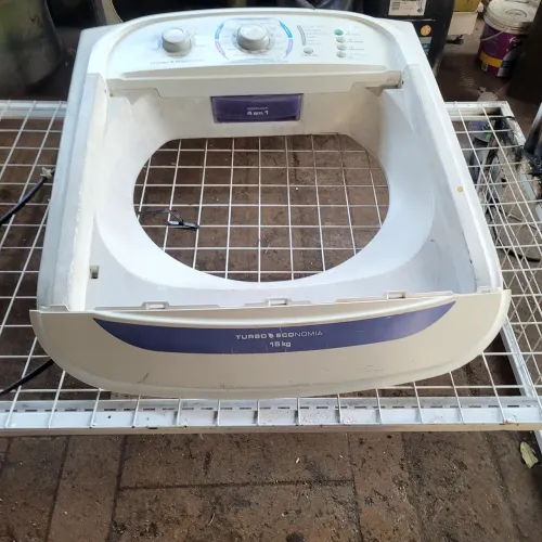 Vende uma tanpa painel da maquina Eletrolux 15 quilos completa só chegar e ligar