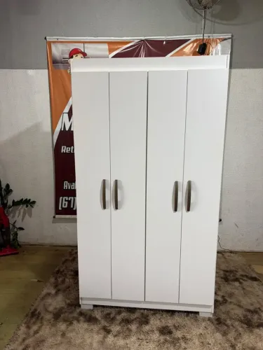 ? GUARDA-ROUPA SOLTEIRO SEMINOVO? bem conservado marcas de uso ?Entrego e passo cartão
