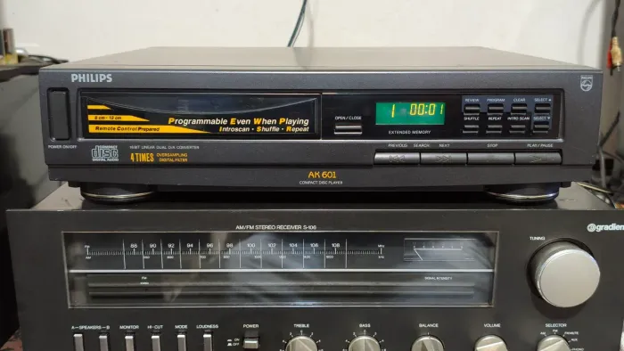 Cd player Phillips AK 601 novíssimo