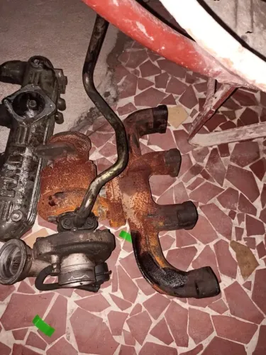 Peças de motor MWM X10 Worker 8120 ( turbina , cabeçote e etc )