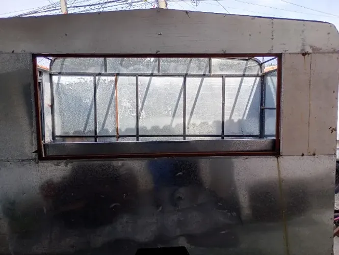 Trailer semi acabado