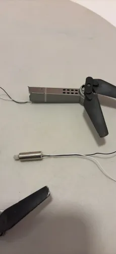 Vendo motores de drone 3 motores completos e um apenas o motor.