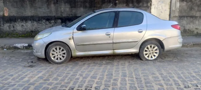 Peugeot 207 Sedan Passion XS 1.6 Flex 16V 4P AUT 2012