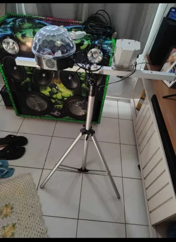 Pedestal e jogo de luz 