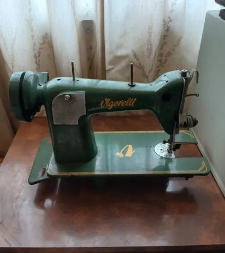 Máquina de costura Vigorelli 390,00