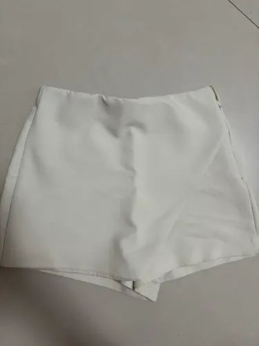 Short saia Zara PP off white branco