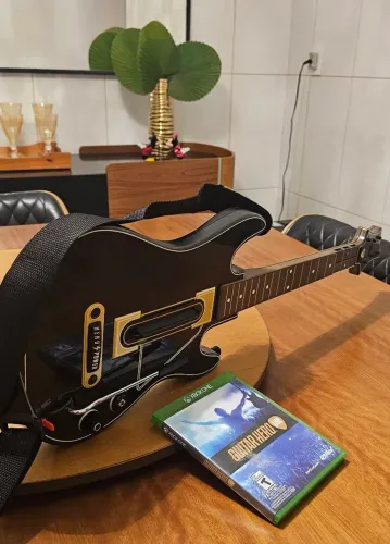 Jogo Guitar Hero xbox + guitarra
