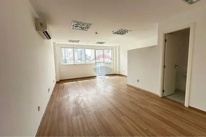 Sala Comercial à Venda na Vila Andrade, 42,34 m2, 2 vagas!