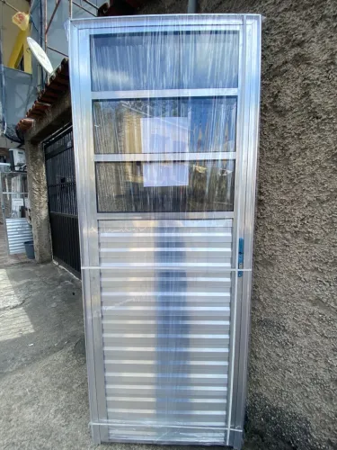 GRANDE PROMOÇÃO - PORTA DE ALUMÍNIO COM VIDRO 2.10X80