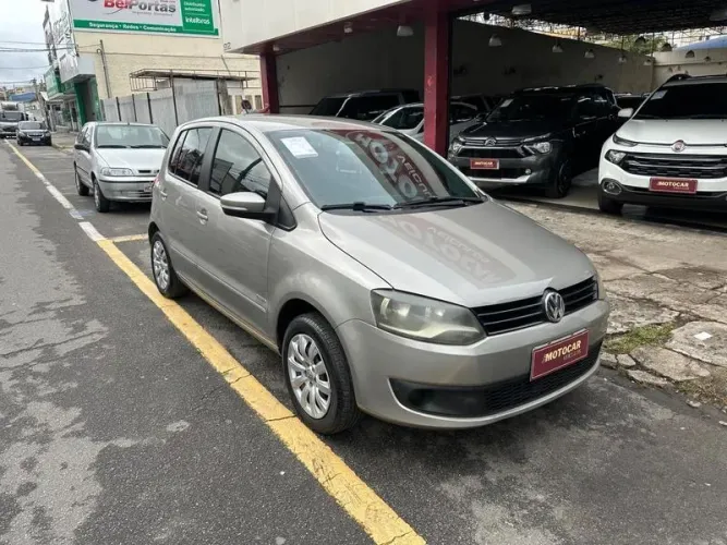 Volkswagen Fox 1.6 MI Total Flex 8V 5P 2014