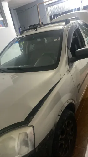 Vende-se capô de Corsa Montana 2005