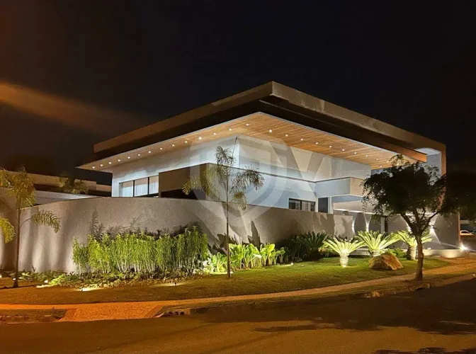 Casa em Condomínio à venda em Bauru (Lago Sul) 4 suítes e 8 vagas Térrea
