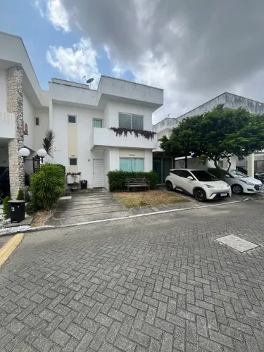 Casa em condomínio com 03 quartos Bairro Guaribas Eusebio