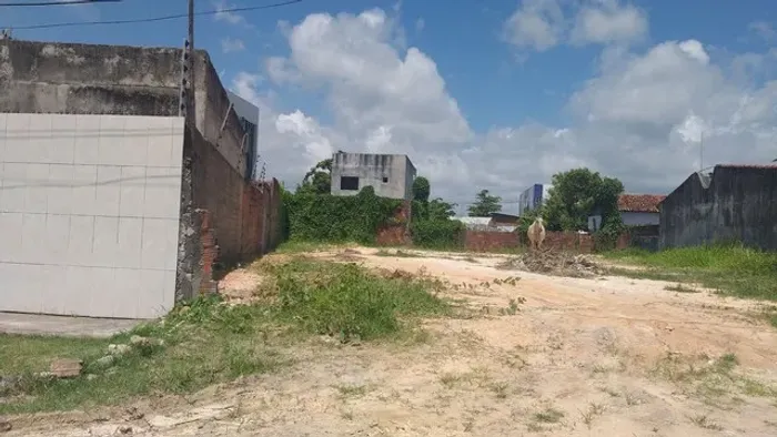 Vendo Terreno em Candeias 360m2  perto do Campo Arena Candeias