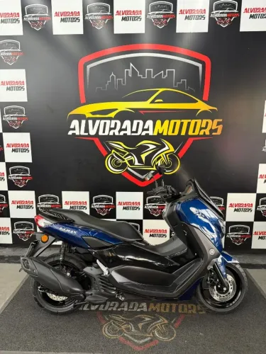 nmax 160 2021/2022 4.600 km apenas. Já emplacada e à pronta entrega