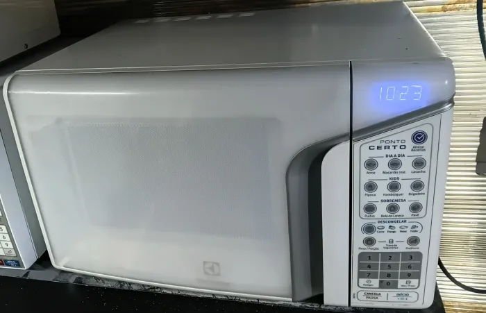 Vendo Micro-ondas Electrolux 30L