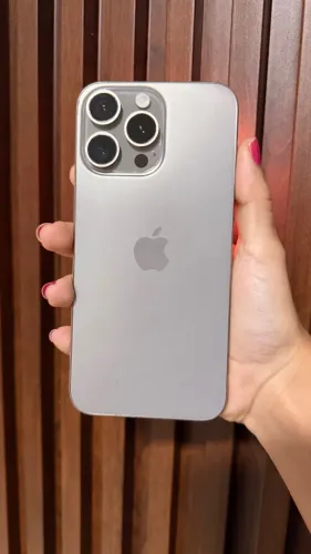 iPhone 15 Pro Max 256 GB titânio natural todo original bateria 92%