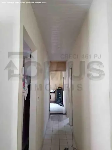 Casa de 180m² no Conjunto Mirassol - 3 Quartos, 2 Garagens.