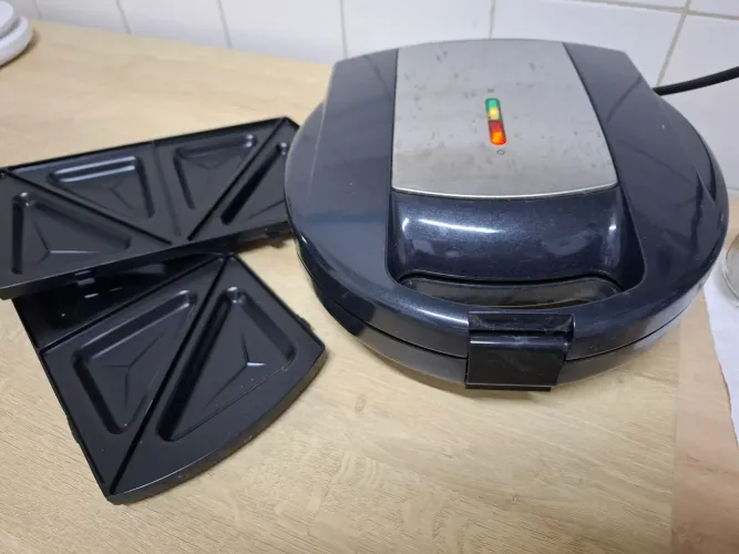 Sanduicheira Máquina De Waffle Oster 2 Em 1 Inox Chrome