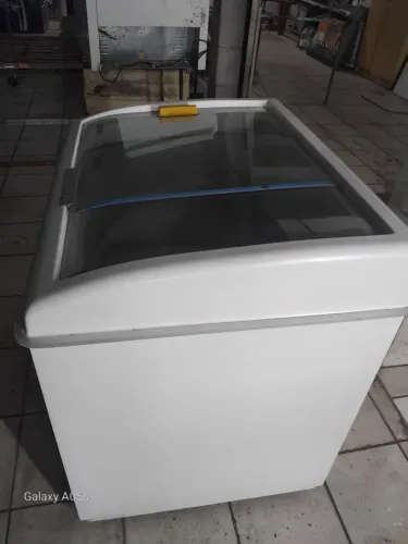 Freezer horizontal expositor 210lt 220v tampade vidro. Garantia 4 meses opção de 127v.