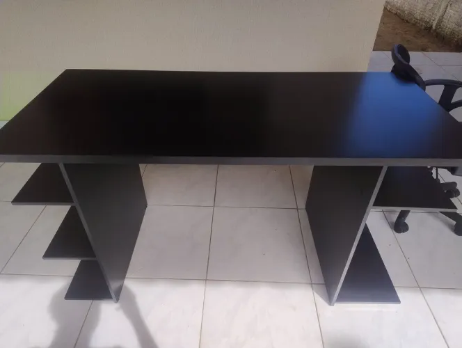 Mesa para Computador/Home Office Madesa - Ótimo Estado