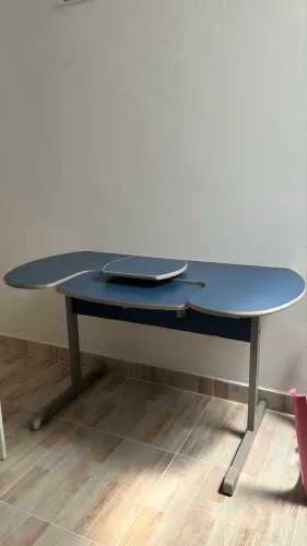 Mesa para Escritório/Home Office com Design Moderno - Excelente Estado