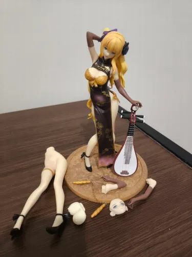Loja Mundo - Sexy Action figure +18 com 25cm elegante com muita peças extras boneco