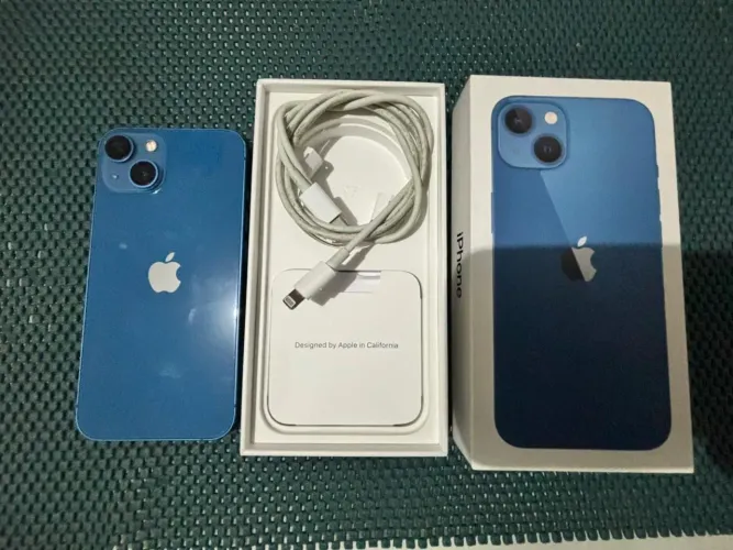 Vendo iPhone 13 128gb saúde bateria 80% na cor azul