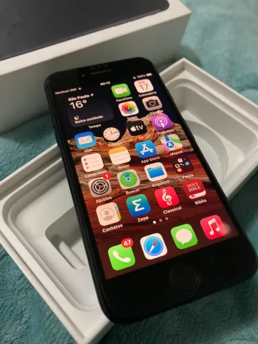 iPhone 7 128GB (Na Caixa com Cabo) - Bateria Nova / Detalhe Touch ID