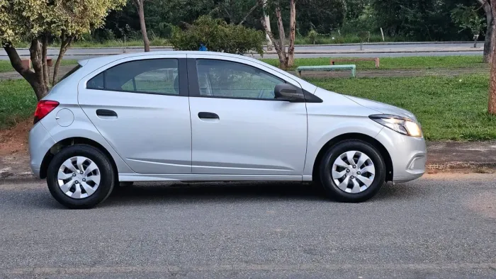 Chevrolet Onix JOY Hatch 1.0 8V Flex Mec. 4P 2019