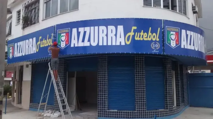 Fazemos banners para letreiros, faixas,placas, adesivos,wind banners