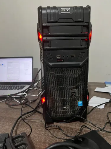 Pc completo de games pra vender logo 1700 vendo acompanha monitor teclado mouse