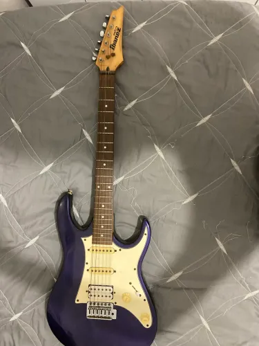 Guitarra Ibanez GIO GRX40 Stratocaster