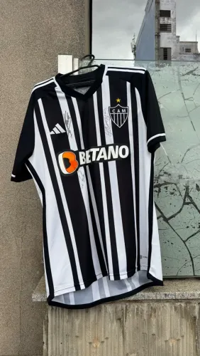 Camisa Atletico-Mg autografada pelo Hulk/Arana/Vitor