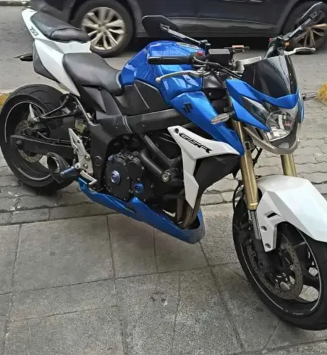 Vendo Gsr 750 pouco rodada