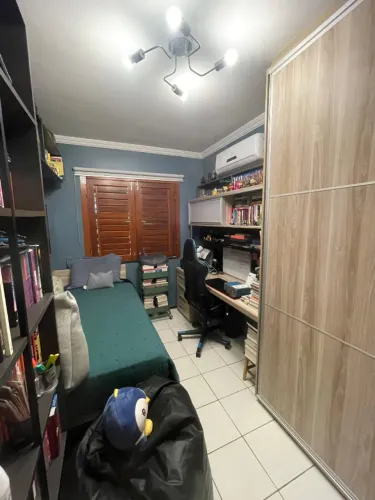 Casa com dois quartos sendo um suíte em Messejana - 180m²