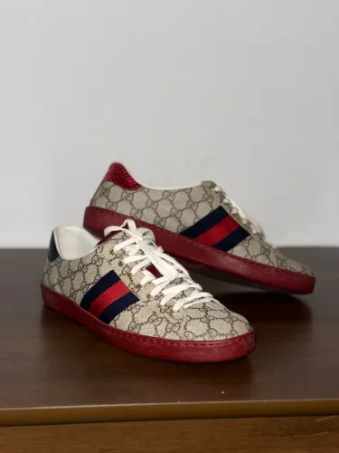 Tenis Gucci Ace GG supreme monograma
