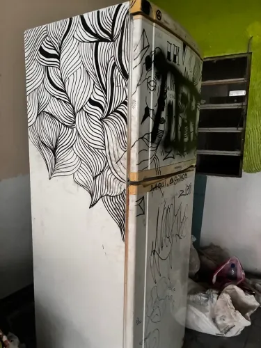 Geladeira continental com defeito