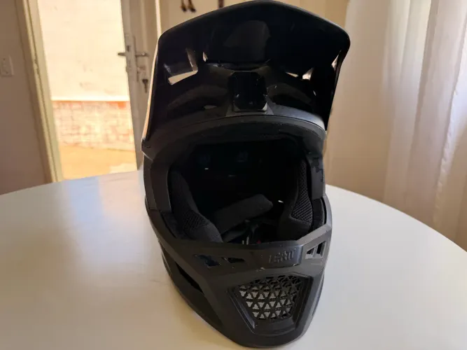 Capacete Leatt Gravity 6.0 - full face