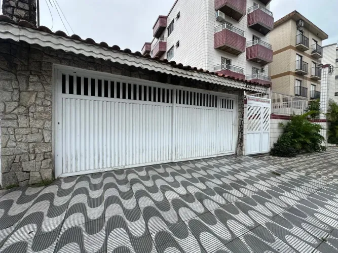 Casa de 2 Dormitorio no bairro da tupi