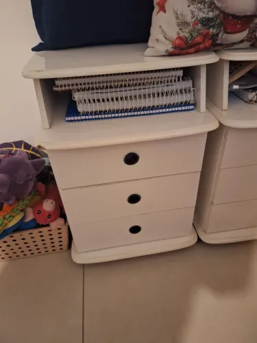 ESCRIVANINHA DE CANTO USADO