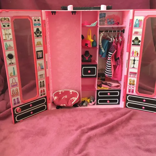 Guarda Roupa da Barbie 
