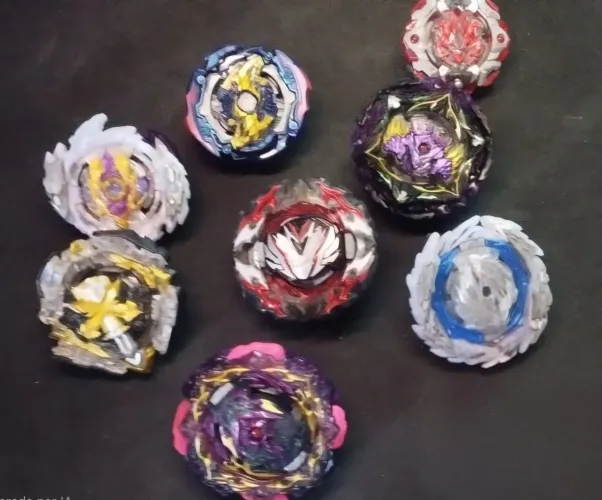 Coleção de Beyblades originais Takara Tomy