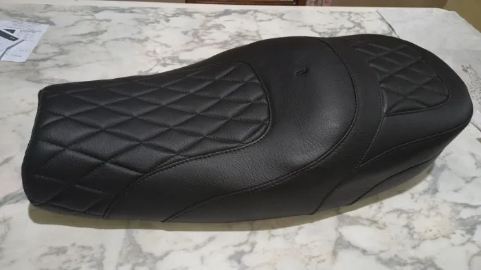 Banco conforto para Triumph Street Twin900 do Pedrinho 