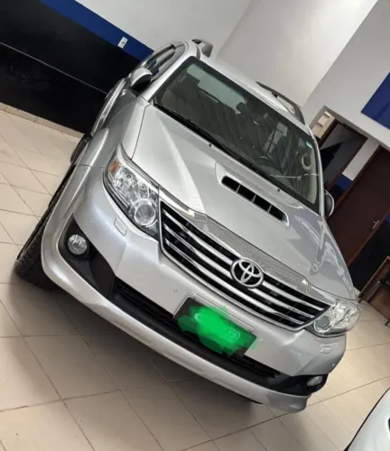 Toyota Hilux SW4 SRV D4-d 4X4 3.0 TDI Dies. AUT 2013