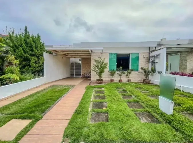 Nature Village Aleixo | Casa 3 qts (1 suíte c/ closet) | Energia solar | 4 vagas