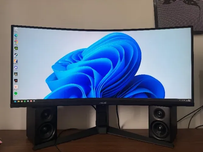 Monitor ASUS TUF 34" Ultrawide 250Hz VG34WQML5A com 1 mês de uso