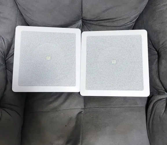 Par de Arandelas JBL 25W RMS 8 Ohms - Estado de Nova